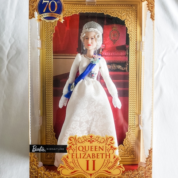 NIB/NRFB 70th Anniversary Queen Elizabeth II Platinum Jubilee Barbie Doll - Picture 1 of 3